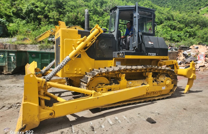 20251022 Bulldozer