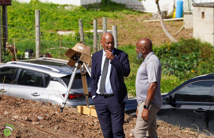 Honourable Vincent Wheatley with Contract Dion Crabbe