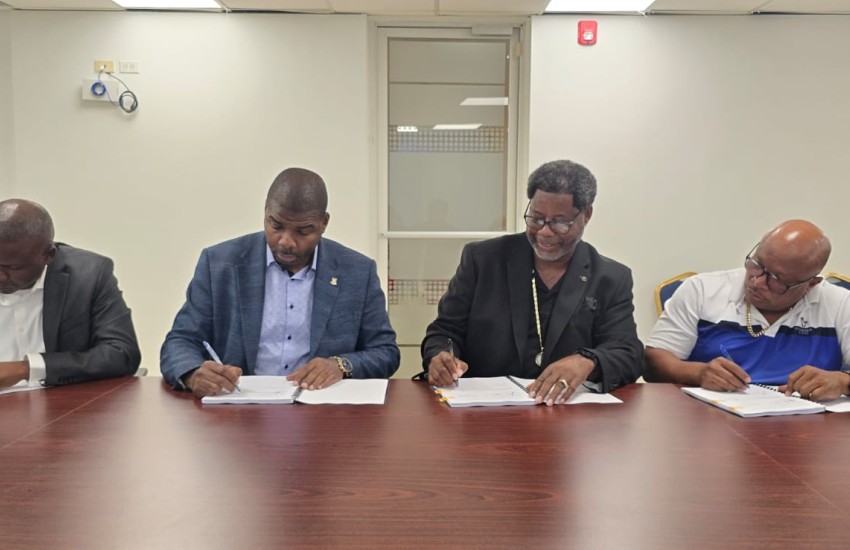 Contract Signed for Road Pavement and the Reconstruction of Sidewalks in Sea Cows Bay Photo 1