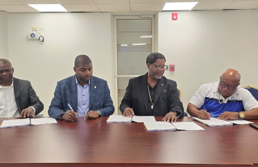 Contract Signed for Road Pavement and the Reconstruction of Sidewalks in Sea Cows Bay Photo 2