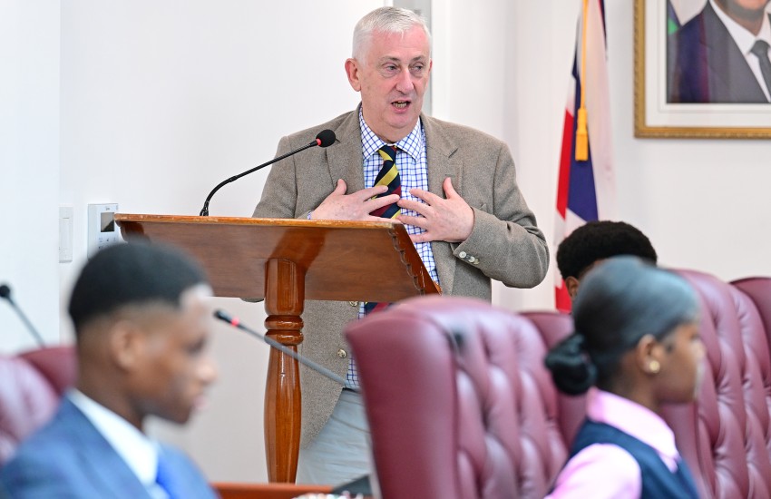 The Right Honourable Sir Lindsay Hoyle