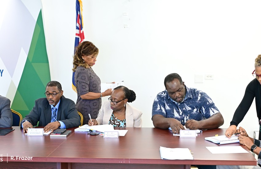 Contract Signing RDA BVIHSA Photo 5
