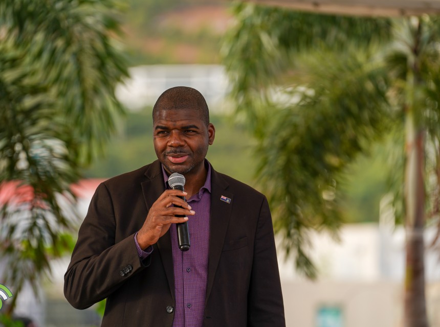 Florida-Caribbean Cruise Association Partners with Government of the Virgin Islands for Holiday Gift Project.P5