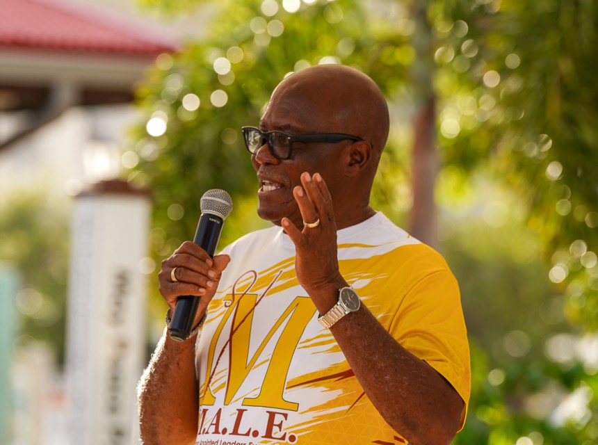 Florida-Caribbean Cruise Association Partners with Government of the Virgin Islands for Holiday Gift Project. P6