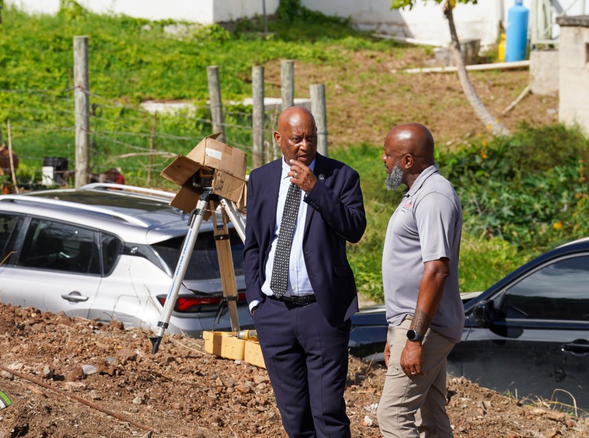 Honourable Vincent Wheatley with Contract Dion Crabbe