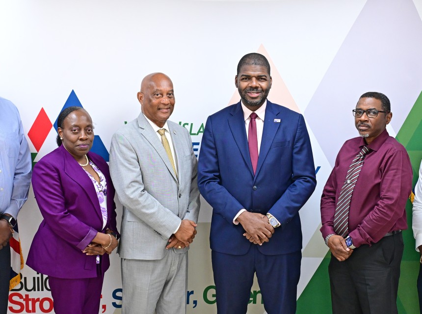 Group photo Dr. D. Orlando Smith Hospital Contract Signing
